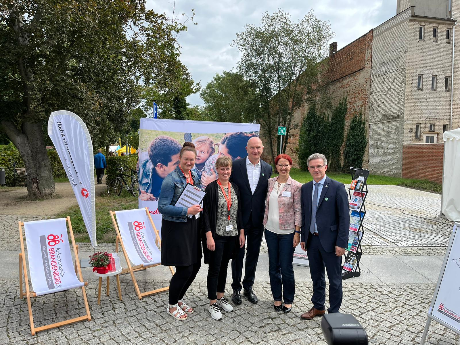 Ausstellerstand beim Brandenburg-Tag 2023 in Finsterwalde zusammen mit dem Verein 